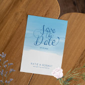 Sky-blue pushstrokes Sparen de typografie van de D Aankondigingskaart