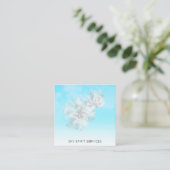 *~* Sky Blue QR Clouds Flowers Glitter Shimmer Vierkante Visitekaartje (Staand voorkant)