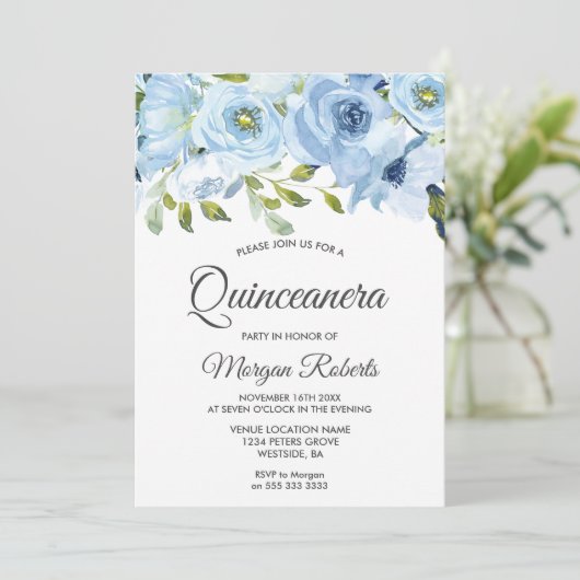 Sky Blue Waterverf Flowers Modern Quinceanera Kaart (Staand voorkant)