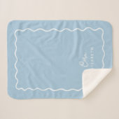 Sky Blue Wavy Border Monogrammed Sherpa Deken (Voorkant (horizontaal))