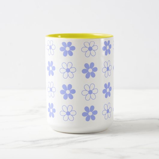 Sky Blue & White Flower Pattern op White Tweekleurige Koffiemok (Center)