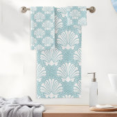 Sky Blue & White Seashell Bad Handdoek