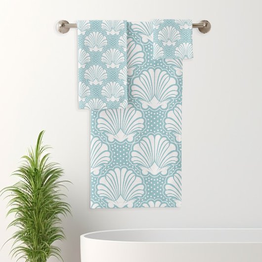 Sky Blue & White Seashell Bad Handdoek