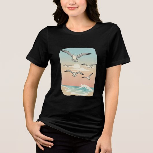 “Sky Dance Seagulls – Beach Freedom Tee” Tri-Blend Shirt (Voorkant)