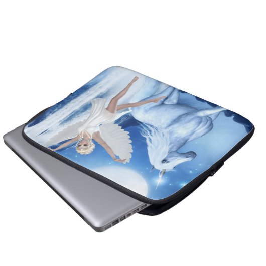 Sky Faerie Asparas en Unicorn Laptop Sleeve (Voorkant onderkant)