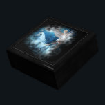 Sky Faerie Asparas en Unicorn Vignette Cadeaudoosje<br><div class="desc">Sky Faerie Asparas en Unicorn Vignette Onder de volle maan en de sterren in de middernacht.. is er een sportpool met zuiver water uit de magische eenhoornwaterval. Hier vind je de Unicorn, Sky Faerie Asparas en Unicorn Lunaria, dansen in de wateren met de mooiste Asparas Sky Dancer Faerie. Sky Faeries...</div>