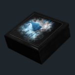 Sky Faerie Asparas en Unicorn Vignette Cadeaudoosje<br><div class="desc">Sky Faerie Asparas en Unicorn Vignette Onder de volle maan en de sterren in de middernacht.. is er een sportpool met zuiver water uit de magische eenhoornwaterval. Hier vind je de Unicorn, Sky Faerie Asparas en Unicorn Lunaria, dansen in de wateren met de mooiste Asparas Sky Dancer Faerie. Sky Faeries...</div>