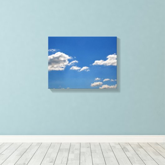 Sky is blauw en witte wolken gaan langs canvas afdruk (Insitu (Houten vloer))