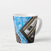 Sky Over Stonetown, Zanzibar Latte Mok (Rechterhoek)