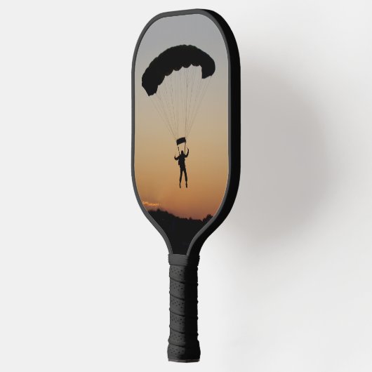 Skydiver Parachute bij Sunset Pickleball Paddle (Links)