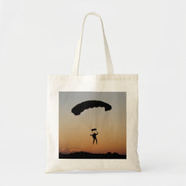 Skydiver Parachute bij Sunset Sky Diver Tote Bag