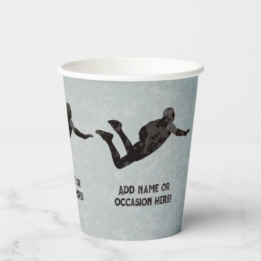 Skydiving freefall metallook mannen sportthema papieren bekers (Achterkant)