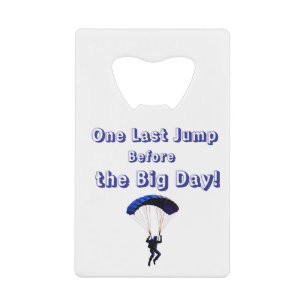 Skydiving vrijgezellenfeest grappig avontuur thema creditkaart flessenopener
