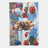 Skye Terrier loopt in de sneeuw met kerst Pet Theedoek (Verticaal)