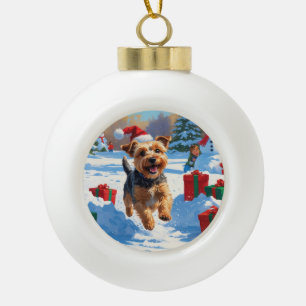 Skye Terrier Rent in de Sneeuw met Kerstmuts Keramische Bal Ornament