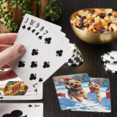 Skye Terrier Rent in de Sneeuw met Kerstmuts Pokerkaarten (Insitu)