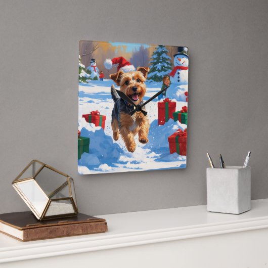Skye Terrier Rent in de Sneeuw met Kerstmuts Vierkante Klok (Kantoor)