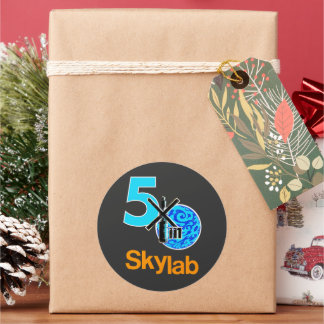 Skylab 50e Jubileum Shirt Ronde Sticker