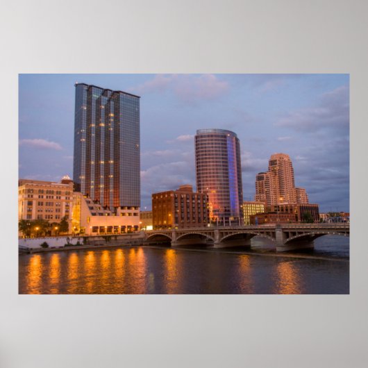 Skyline bij schemer, aan de Grand River 2 Poster (Voorkant)