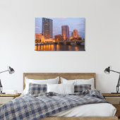 Skyline bij schemering, aan de Grand River 2 Canvas Afdruk (Insitu (Slaapkamer))