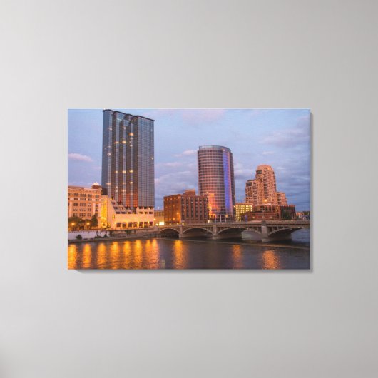 Skyline bij schemering, aan de Grand River 2 Canvas Afdruk (Voorkant)