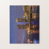 Skyline bij schemering, aan de Grand River Legpuzzel (Verticaal)