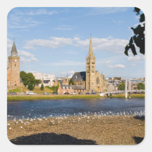 Skyline en rivier van het schilderachtige stadje I Vierkante Sticker