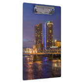 Skyline in Dusk, op de Grote rivier Klembord (Rechts)