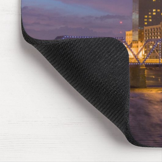 Skyline in Dusk, op de Grote rivier Muismat (Hoek)