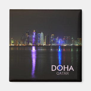 Skyline of Doha, Qatar op het nachtplein magneet