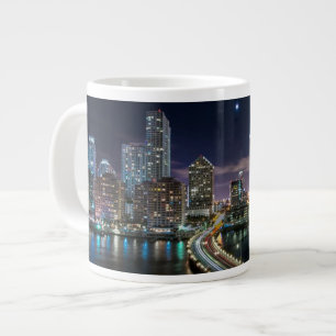 Skyline of Miami city with bridge at night Grote Koffiekop