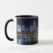 Skyline of Miami city with bridge at night Mok (Links)