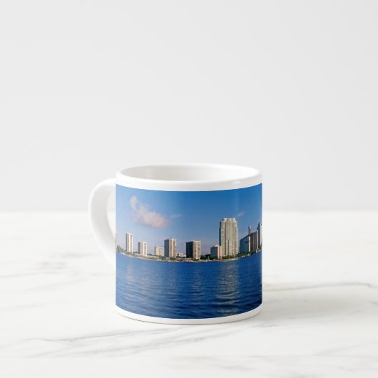 Skyline of Miami Espresso Kop (Links)