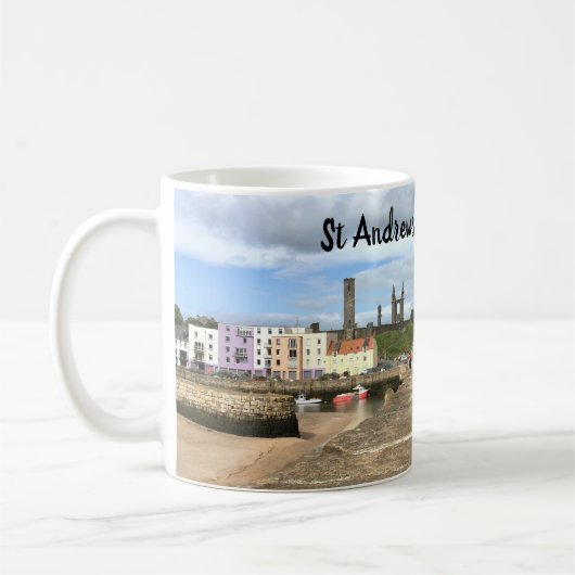 Skyline of St Andrews, Fife, Schotland met Pier Koffiemok (Links)