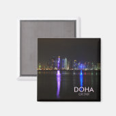 Skyline van Doha, Qatar bij nacht vierkante tekstm Magneet (Voorkant / Achterkant)