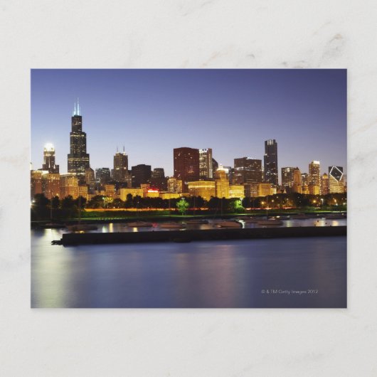 Skyline van het centrum van Chicago bij schemering Briefkaart (Voorkant)