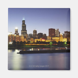 Skyline van het centrum van Chicago bij schemering Magneet
