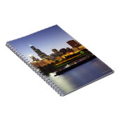 Skyline van het centrum van Chicago bij schemering Notitieboek (Rechterzijde)