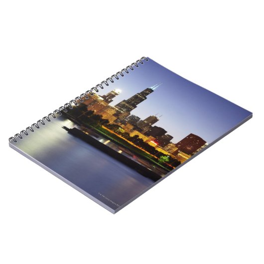 Skyline van het centrum van Chicago bij schemering Notitieboek (Linkerzijde)