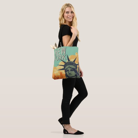  skyline van New York Vrijheidsbeeld Tote Bag (Op model)
