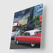 Skyview drive in vierkante klok (Hoek)