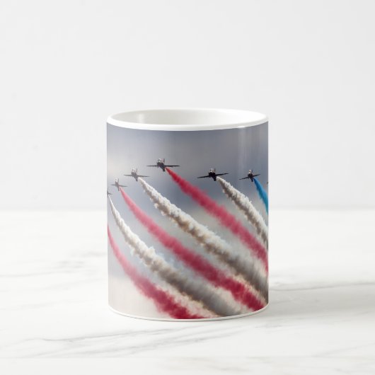 Skyward Glory: Patriottische Mok voor luchtaanvall (Center)