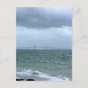 Skyway op een stormachtige dag briefkaart
