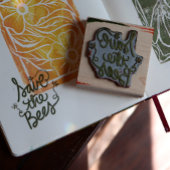 Sla de bijen op rubberstempel