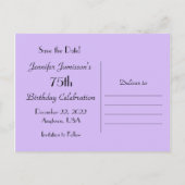 Sla de datum 75e verjaardag Paarse Flower Briefkaa Aankondigingskaart (Achterkant)