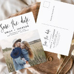 Sla de datum Boho minimalistische foto modern op Briefkaart<br><div class="desc">Leg de essentie van je liefdesverhaal vast met ons Save the Date Boho Minimalist Photo Modern Briefkaart. Dit briefkaart is een mix van hedendaags minimalisme en bohemien charme, waardoor het de perfecte keuze is voor het aankondigen van uw aanstaande bruiloft. Met uw gekoesterde verlovingen foto, wordt dit briefkaart een tastbare...</div>