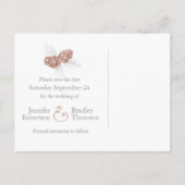 Sla de datum dennenappels trouwkaart op aankondigingskaart (Achterkant)