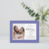 Sla de datum foto op zeer Peri Blue Elegant Weddin Aankondigingskaart (Staand voorkant)