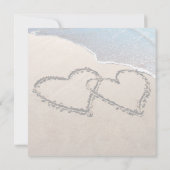 Sla de datum harten in zand bruiloft uitnodiging (Achterkant)