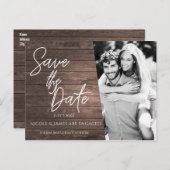 Sla de datum Modern Script rustieke houten foto Aankondigingskaart (Voorkant / Achterkant)
